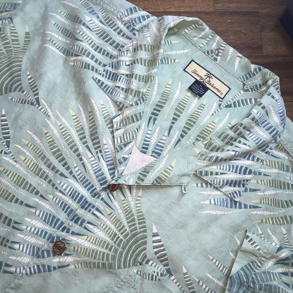Tommy Bahama Hawaiian Shirt Mens Large 100% Silk Leaf Short Sleeve Button Up